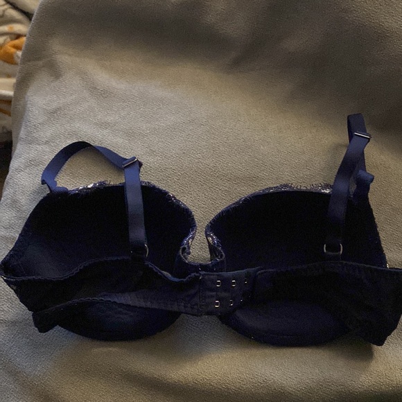 Victorias Secret Lightly Padded Push-up Bra - Picture 3 of 5